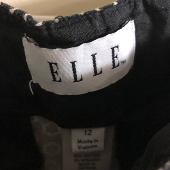 Elle black/white print shorts. - Picture 2 of 6